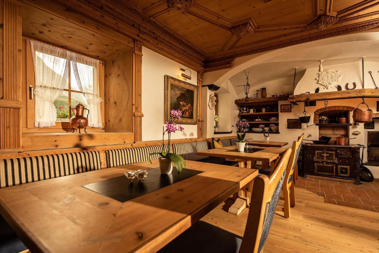 Schlosshotel Chaste Tarasp Buitenkant foto