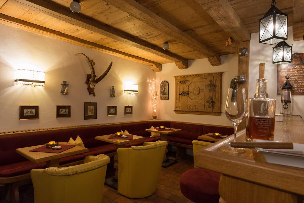 Schlosshotel Chaste Tarasp Buitenkant foto