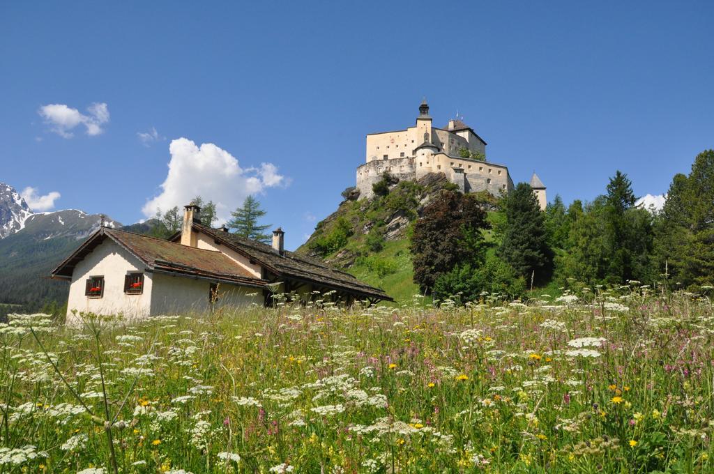 Schlosshotel Chaste Tarasp Buitenkant foto