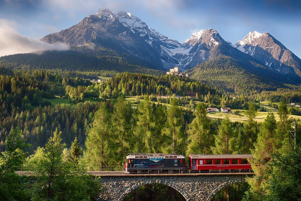Schlosshotel Chaste Tarasp Buitenkant foto
